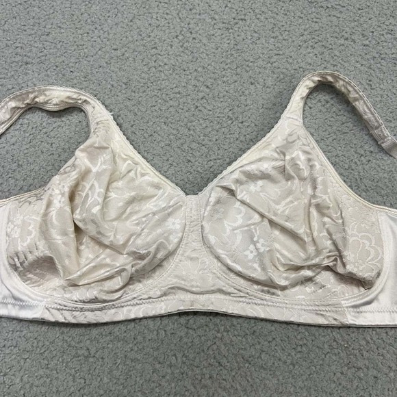 Playtex Other - Playtex Bra 42DD T-Shirt Bra 4745 18 Hour Ultimate Lift & Support Wireless Bra